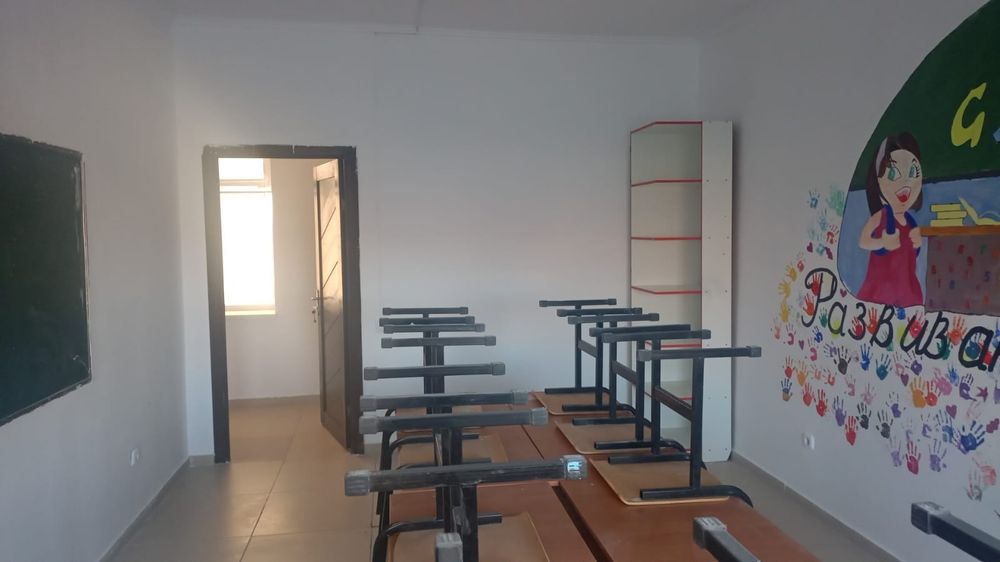 Столь 5000, стулья 2000