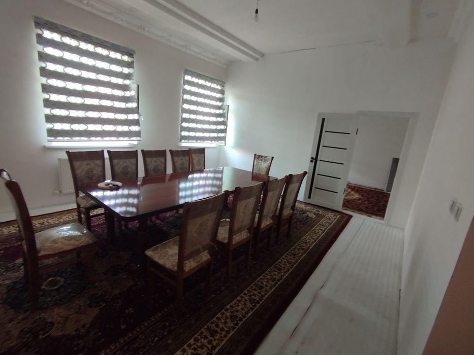 Uy sotiladi 4sotu 5ta xona