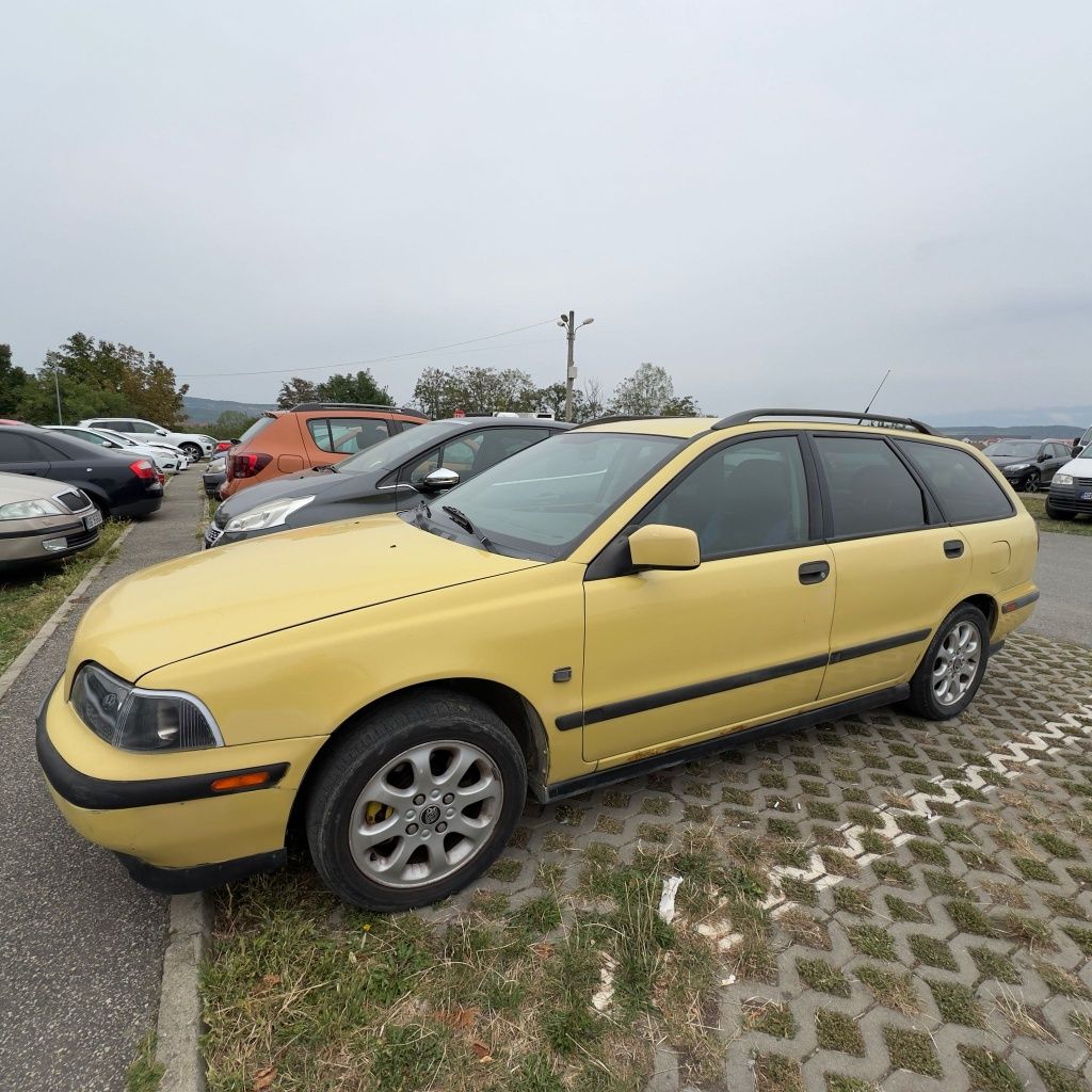 Vand Volvo v40 1.8 benzina