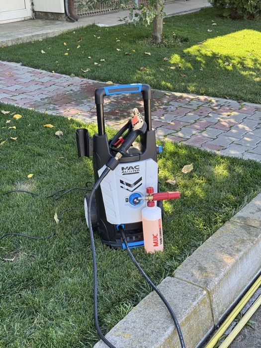 Aparat spalat cu presiune pregatit pentru detailing