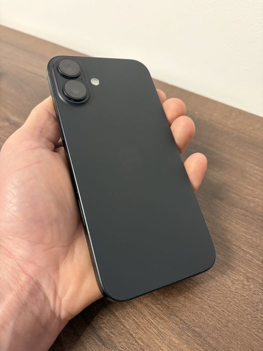 Iphone 16 plus în garantie