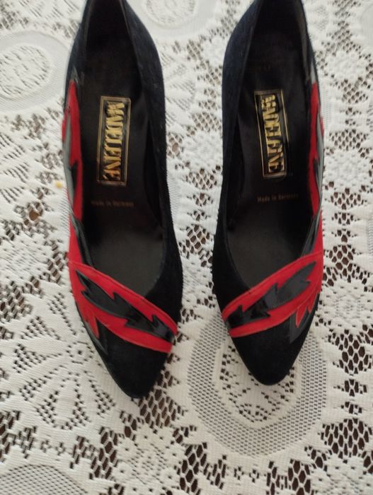 Чисто нови официални обувки