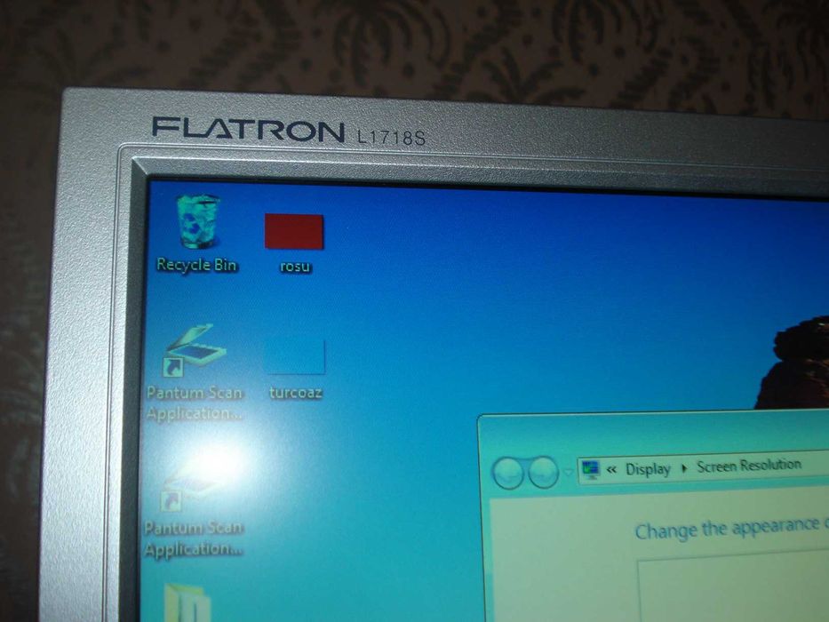 Monitor LCD marca LG Flatron L1718S 1280x1024 + cabluri