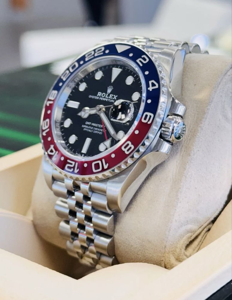 Часовник Rolex Pepsi НАМАЛЕН!