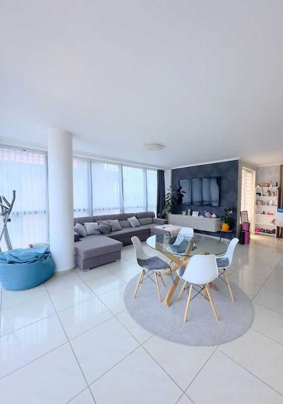 Продава се Тристаен апартамент в Поморие - 110 кв.м за 1287 €/кв.м - Снимка #2