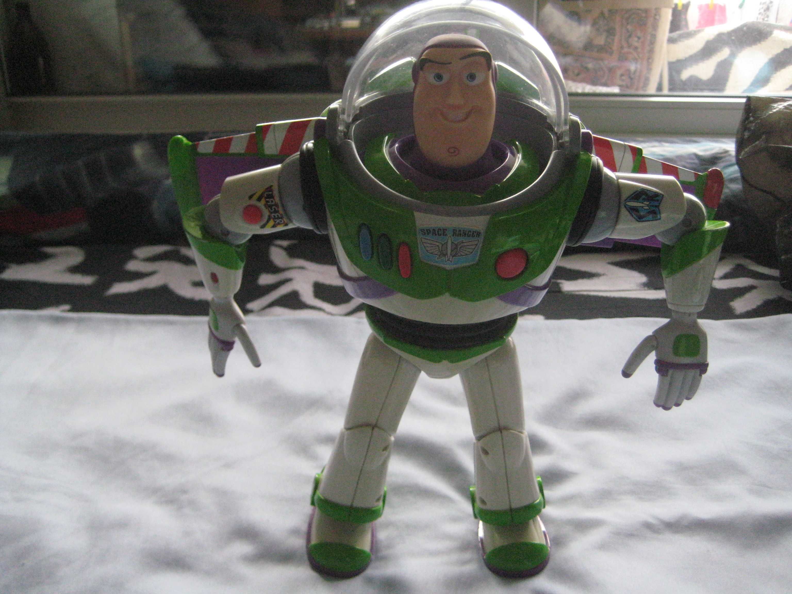 Продавам робот Thinkway Toys Disney Pixar