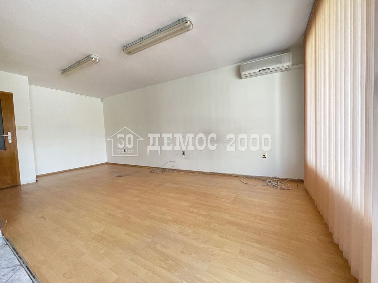 Дава се под наем Офис в Варна, Завод Дружба - 120 кв.м за 739.5 € - Снимка #1