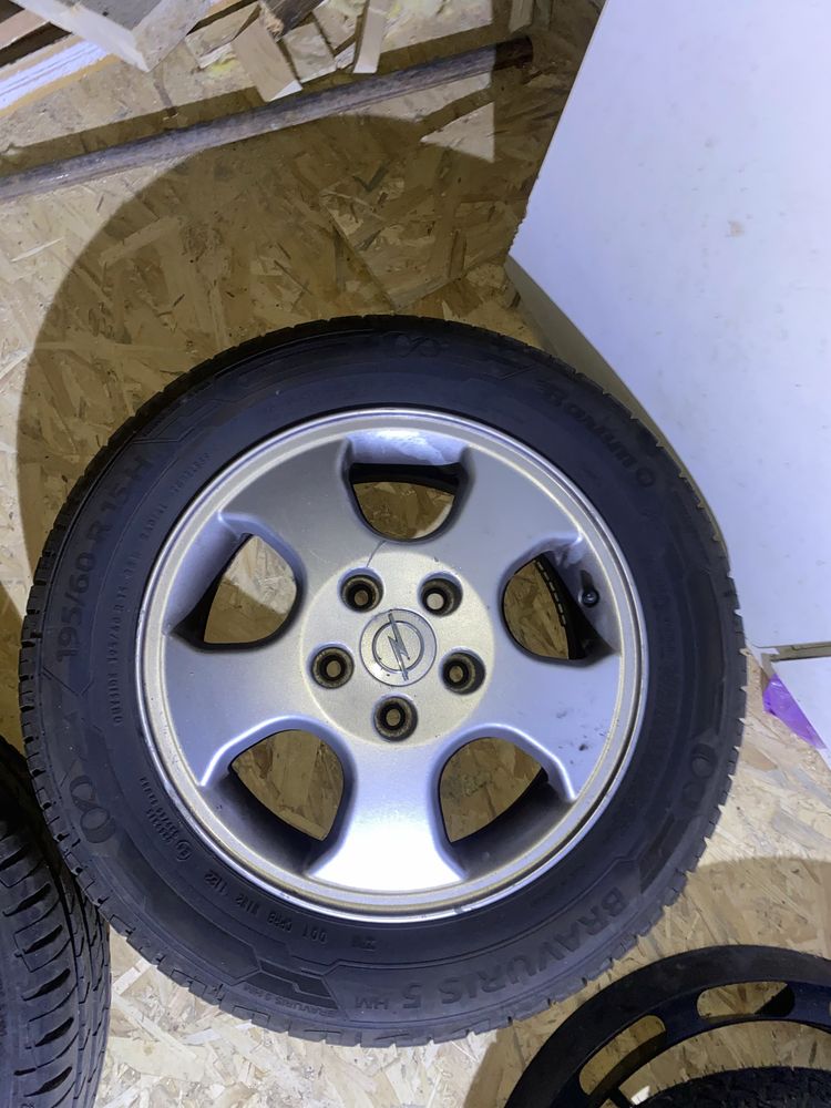 Cauciucuri 195/60R15 cu jante Opel 5x110