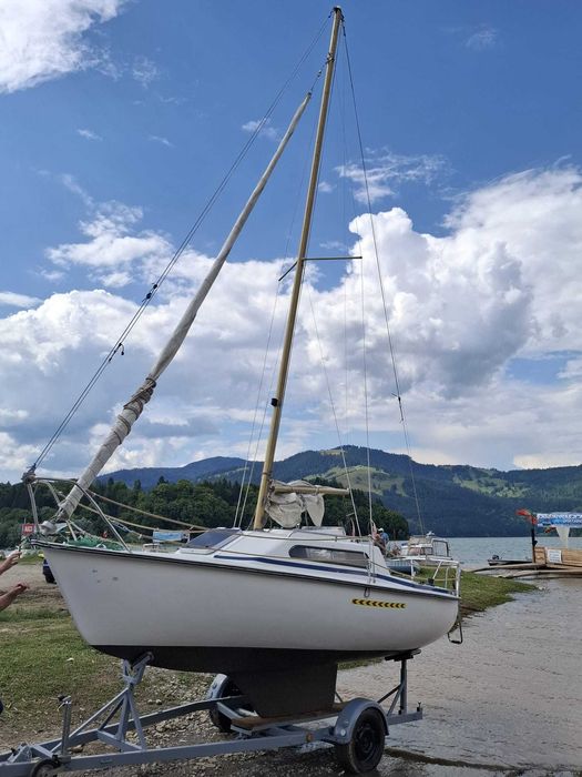 Velier cu motor și peridoc 750kg