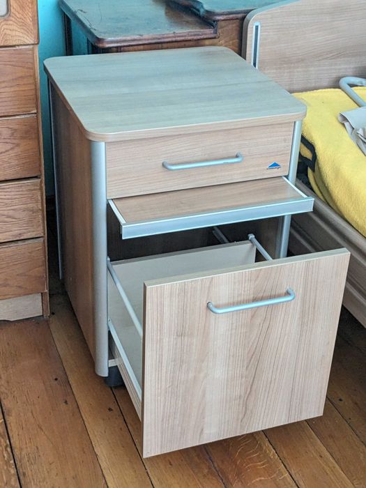 pat medical electric cu telecomanda + saltea si noptiera