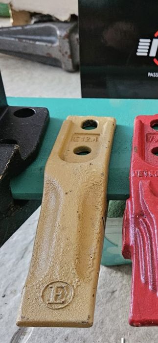 Dinti cupa excavator j350 cu lama hardox