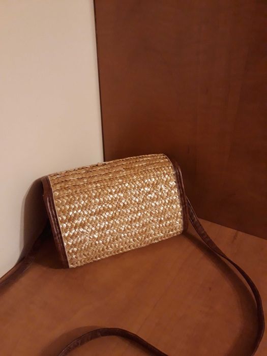 Дамска чанта с дълга дръжка