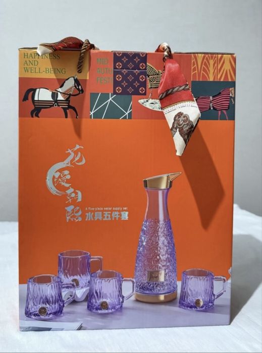 Графин для воды, сока. Кружки.