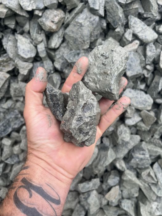 Vand Nisip , pietriș, pământ vegetal , mreaniță