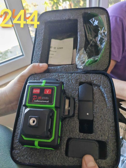 Nivela laser 3D+acumulator cu trepied