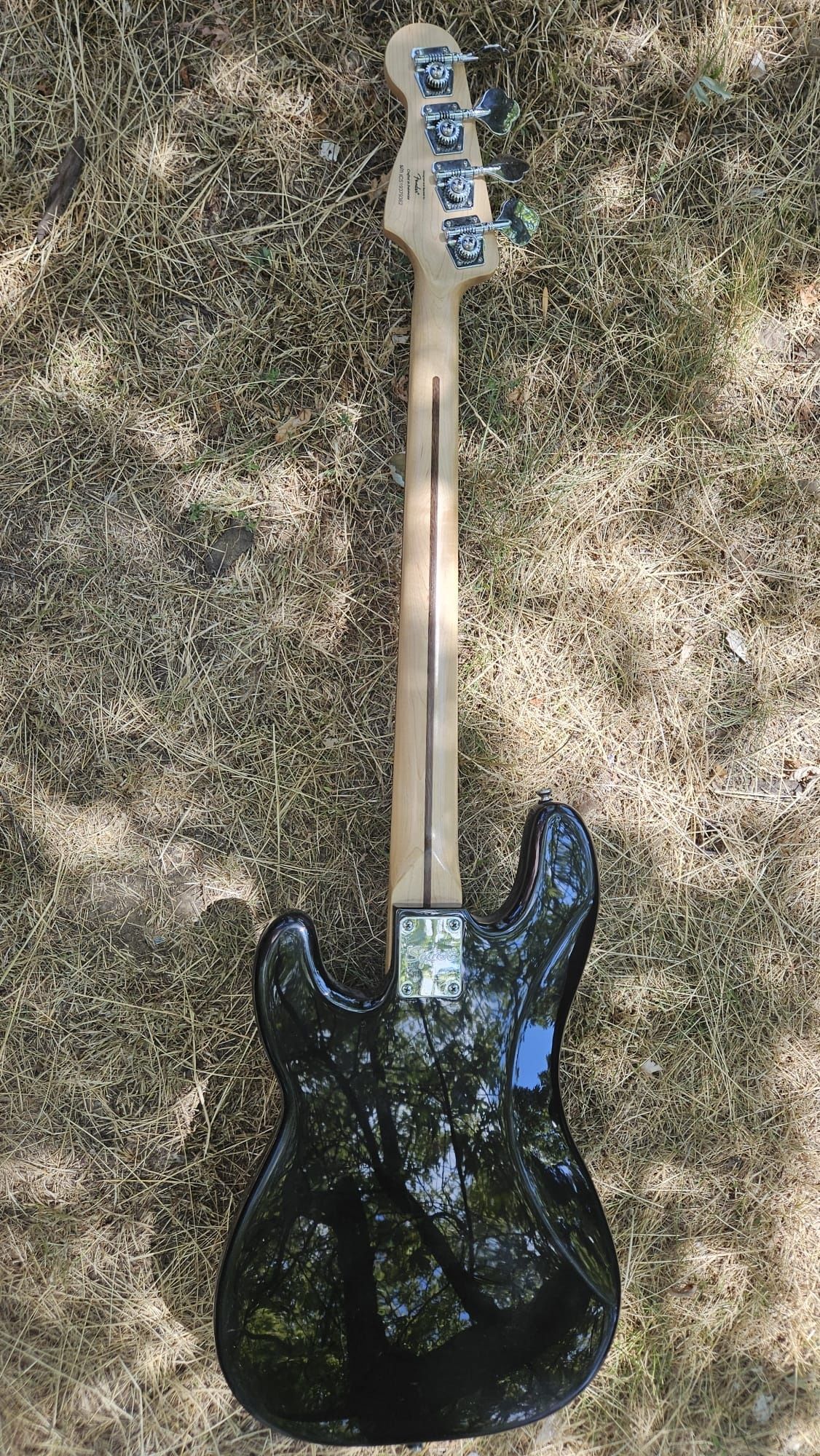 Chitara bass Squier PJ by Fender cu upgrade-uri