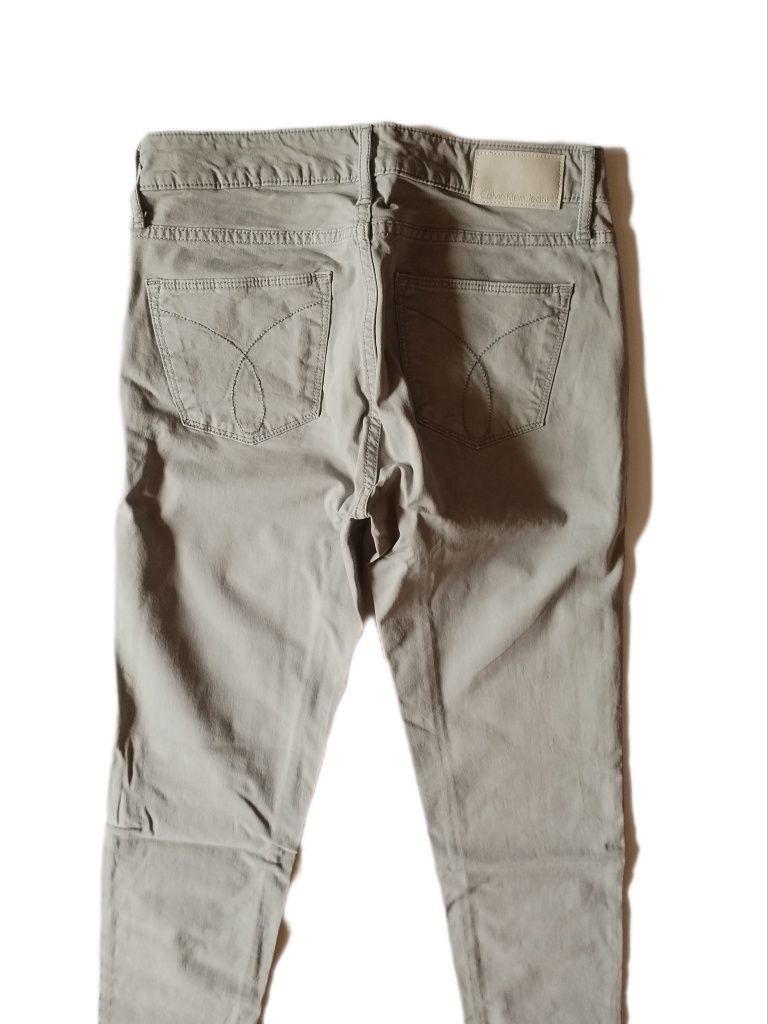 Calvin Klein - панталони за момиче N26