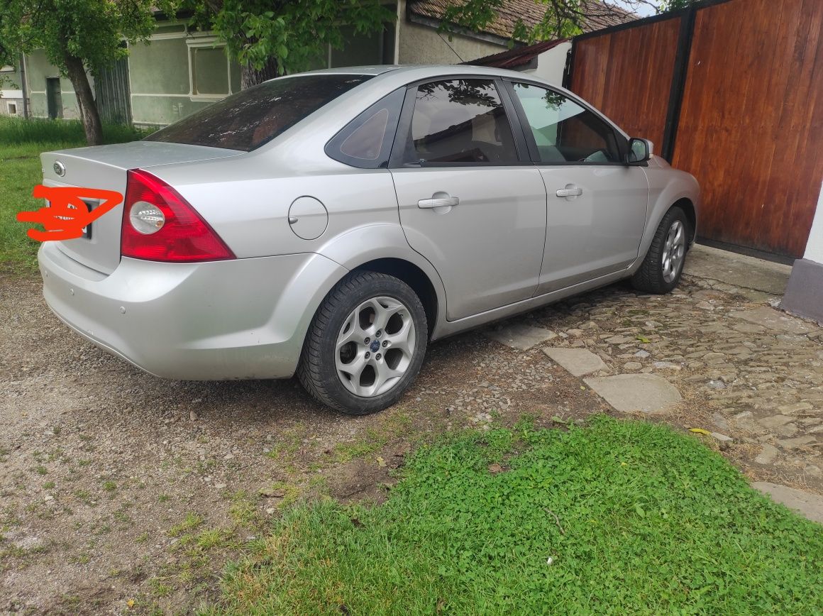 Ford Focus sedan 2011, benzina + gpl