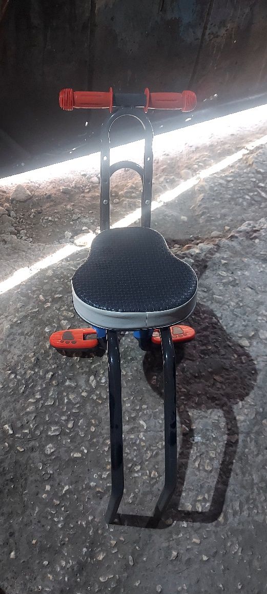 Vand scaun de bicicleta pentru copii