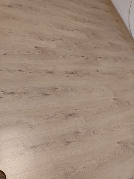 Продам срочно Ламинат в отличном состоянии