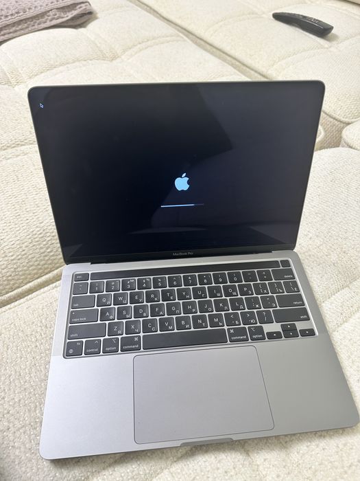 Macbook pro M1 13 inch 2020. 8gb/512gb