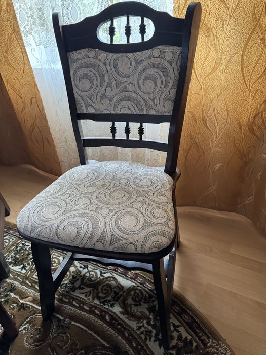 6 scaune din lemn masiv