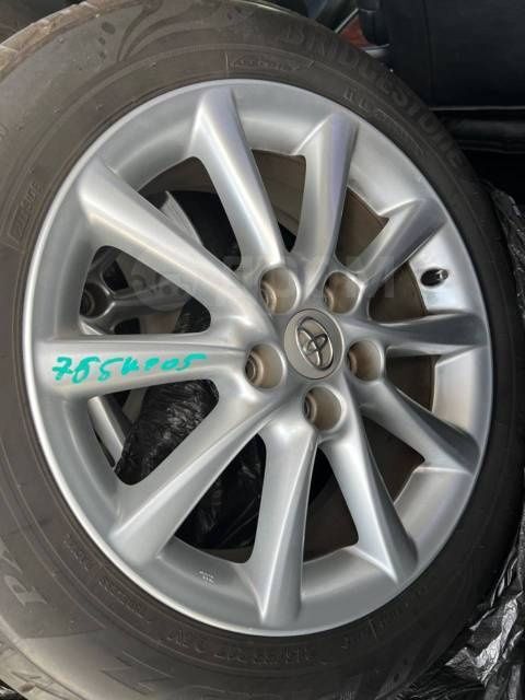 Диск с шинами от Toyota Estima