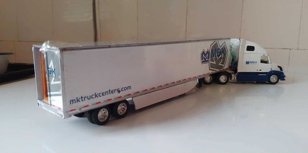 Метален и тежък камион Die-Cast 1/64