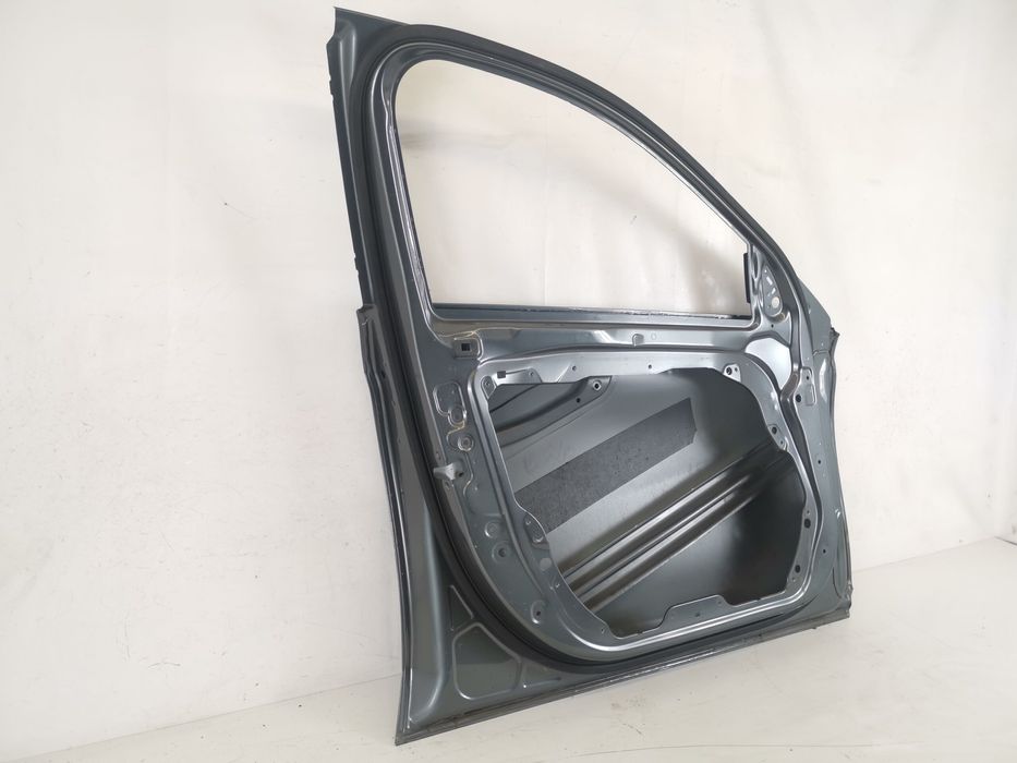 Лява предна врата Mercedes-Benz E-Class / Мерцедес-Бенц Е-Клас Оригина