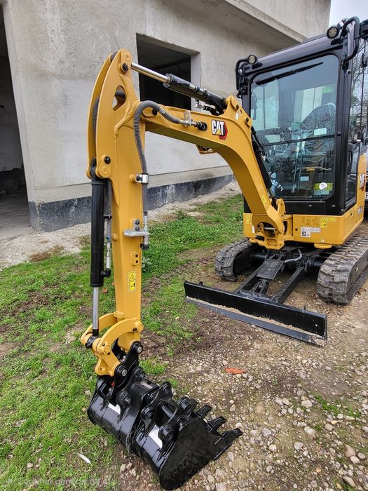 Închiriere miniexcavator