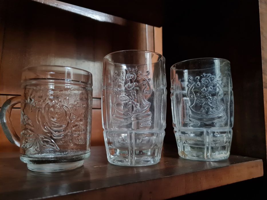 3 Halbe vechi din sticla, cu model, comunism