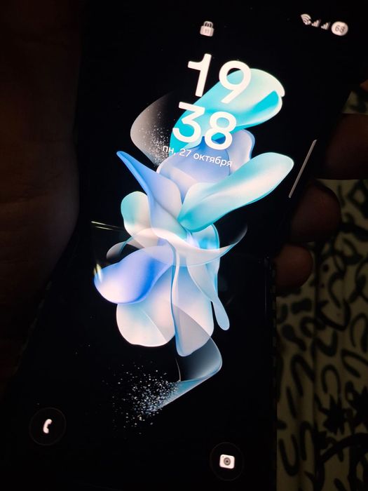 Обменяю Samsung z flip 4 256/8 на iPhone