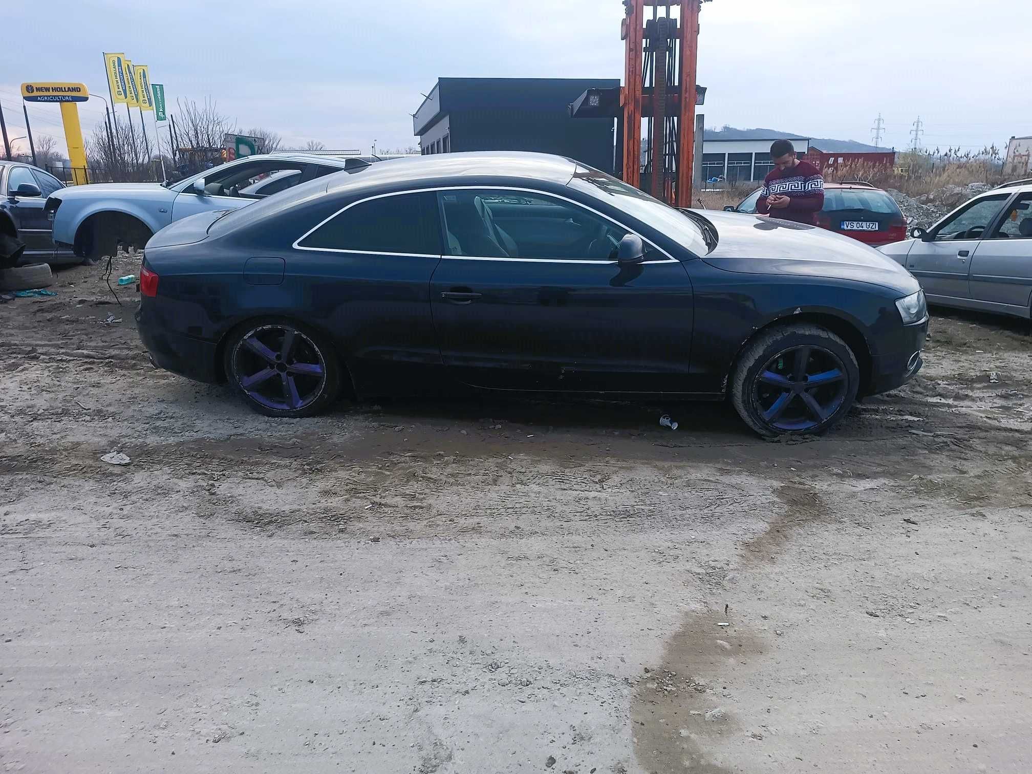 Dezmembrez Audi a5 an 2009 2.7 tdi cod motor CANC