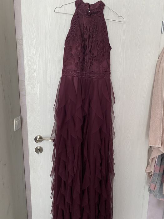 Официална рокля с гол гръб