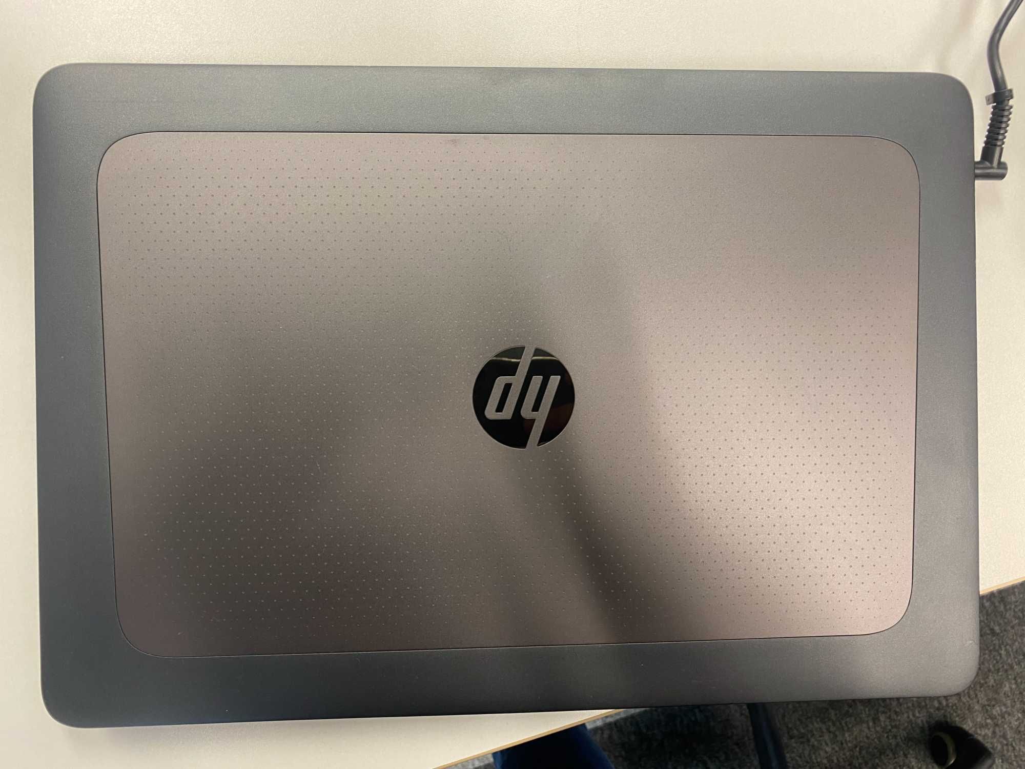Преносим компютър HP ZBook 15 G3 - с лицензиран windows