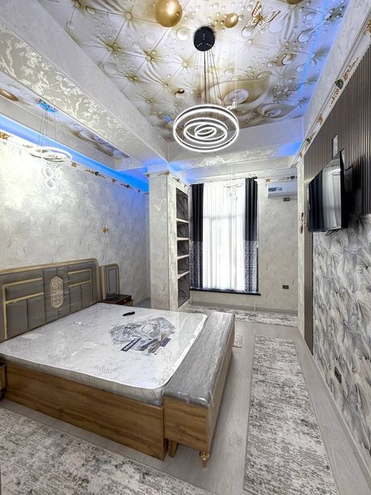 Chinor restorani tomonda uy sotiladi.