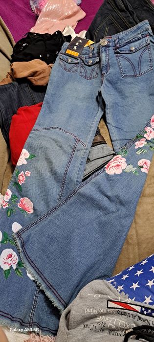 Blugi albaștri bleu