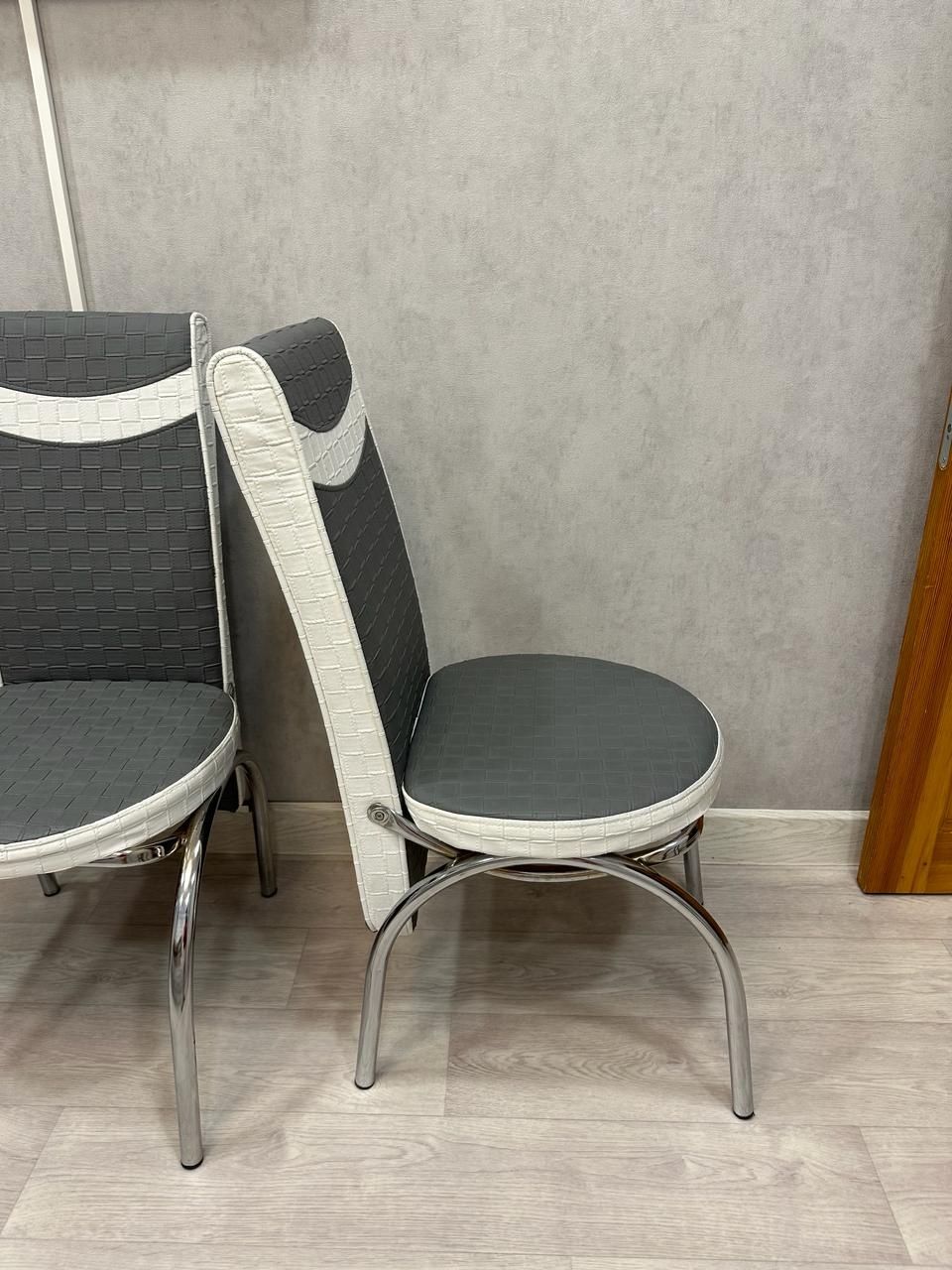 Продам красивые стулья
