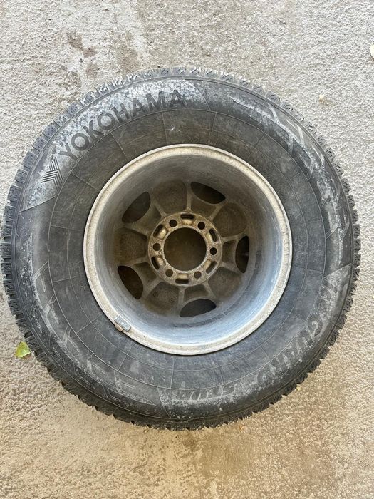 Продам шины с дисками Yokohama