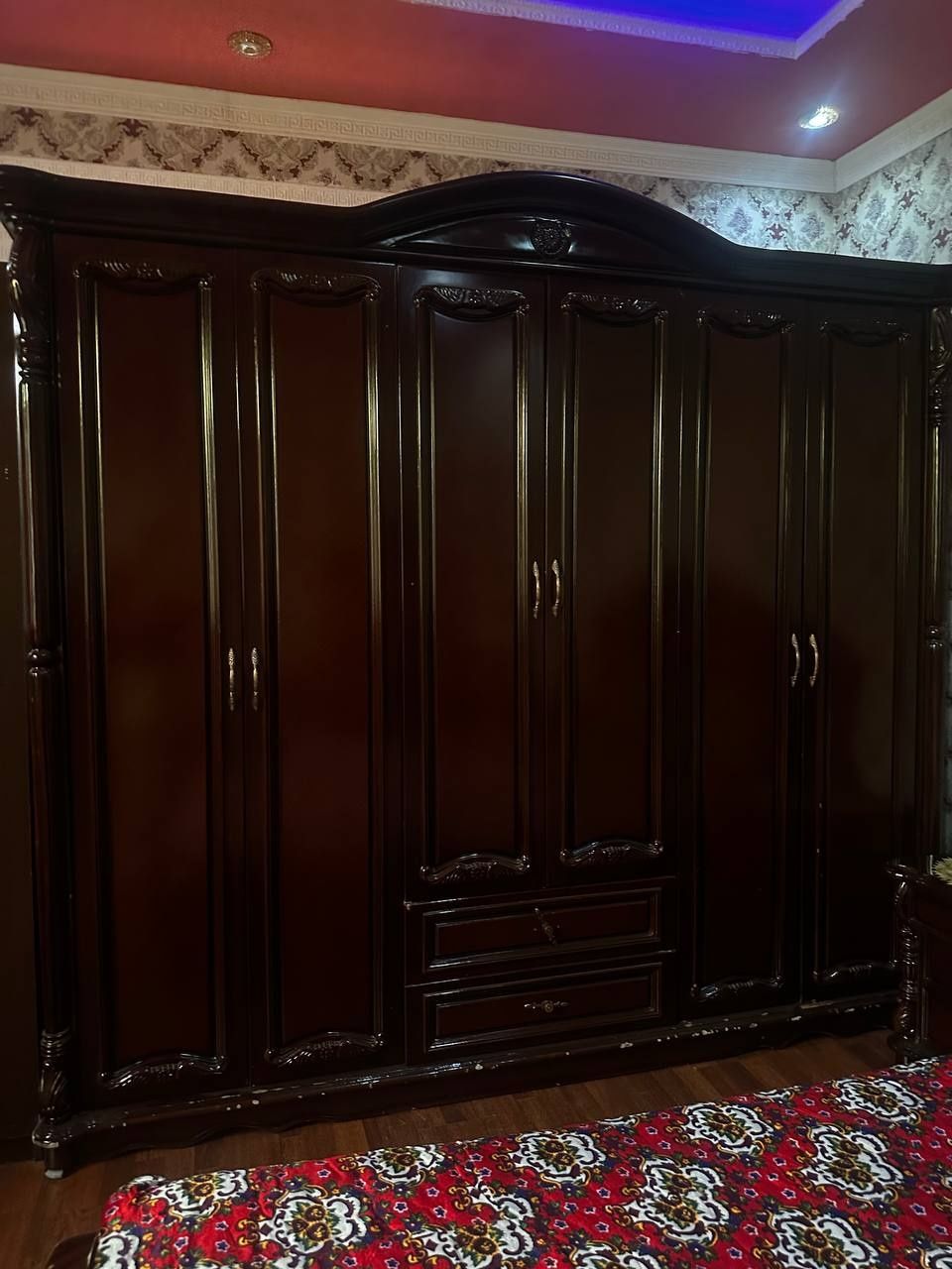 Срочна прадаю спальня