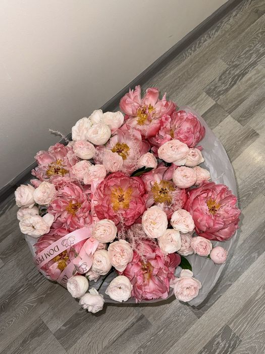 продается букет цветов срочно‼️‼️