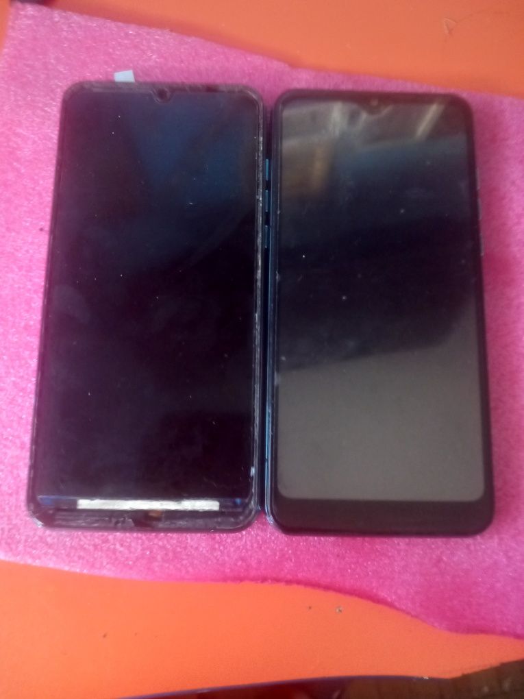vând 2  telefoane iHunt s21 display spart