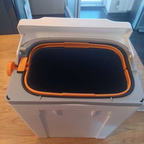 Кошче за органични отпадъци с капак, 9L, окачване на врата или стена