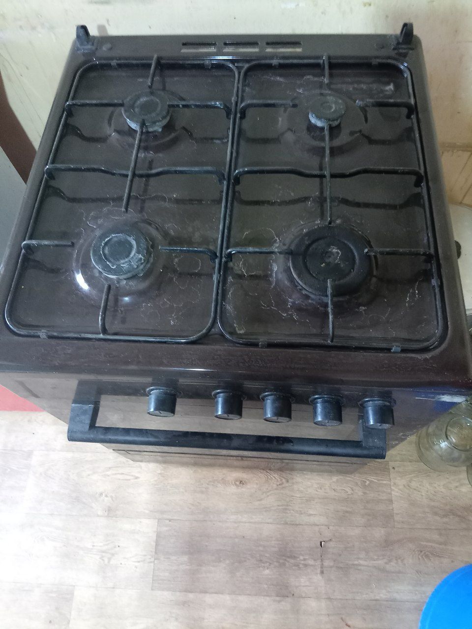 Shvaki gaz plitasi xechqancha ishlanmagan