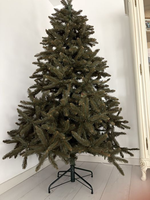 Brad artificial superb, stare ecepțională