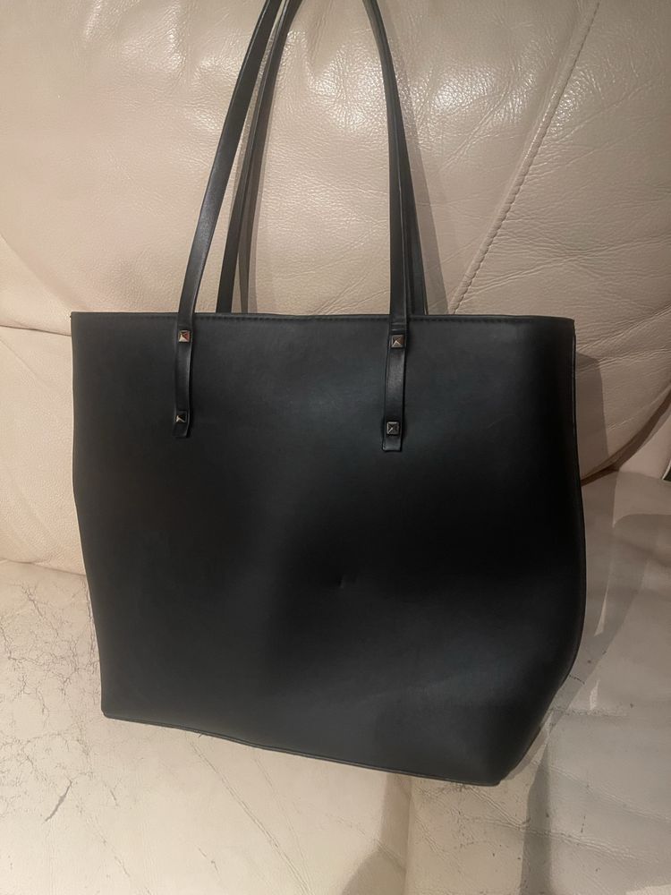 Оригинална чанта Guess