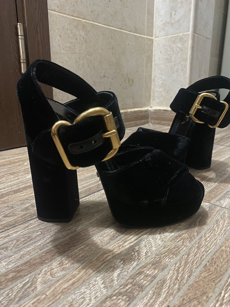 pantofi prada marime 37