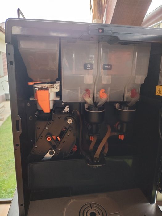 Vând automat de cafea in stare buna de funcționare!