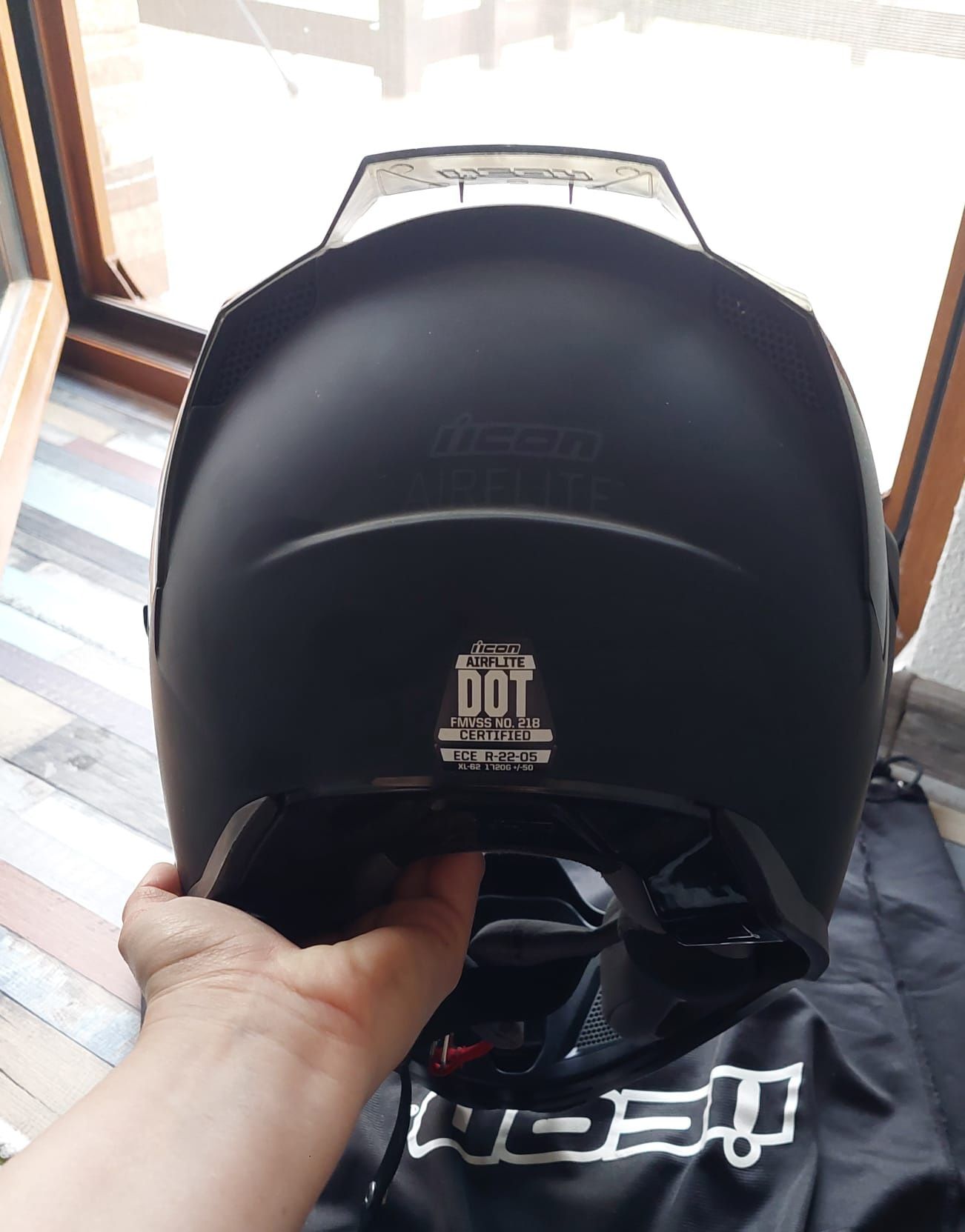 Casca icon neagra