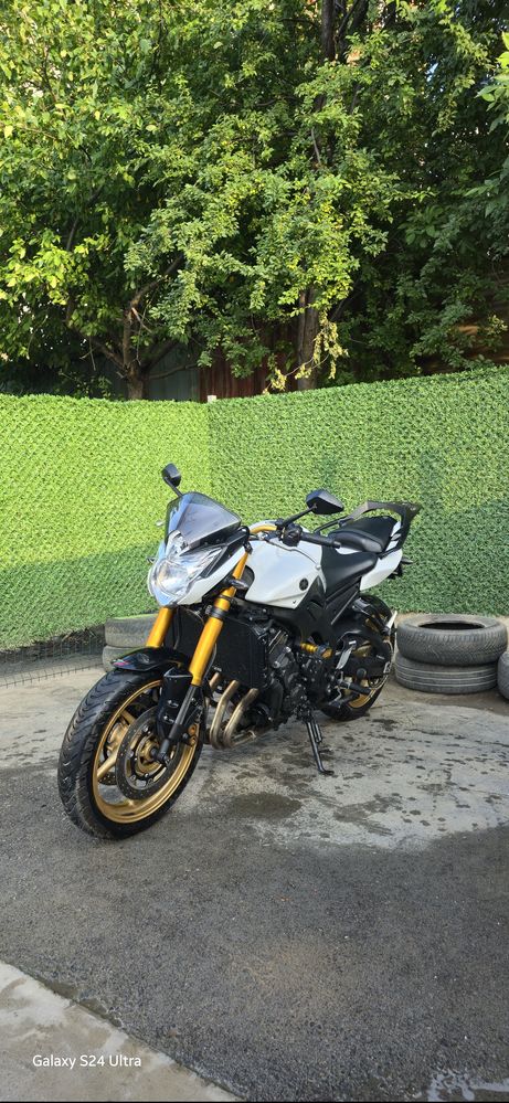 Yamaha FZ8 *Akrapovic*
